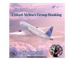 What are the benefits of booking a group flight with United Airlines? 