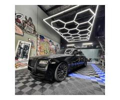 he Secret to a Showroom Shine: Using Hexagon LED Auto Body Gloss Lighting for Detailing